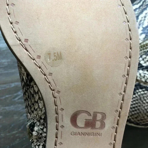 NWOT Gianni Bini Leather snakeskin pattern ankle boot, side zipper - Picture 8 of 11